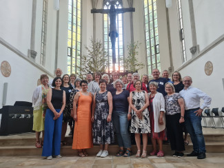 pressefoto_kirchenfuehrer_ausbildung_abschluss_04.07.2025.jpg